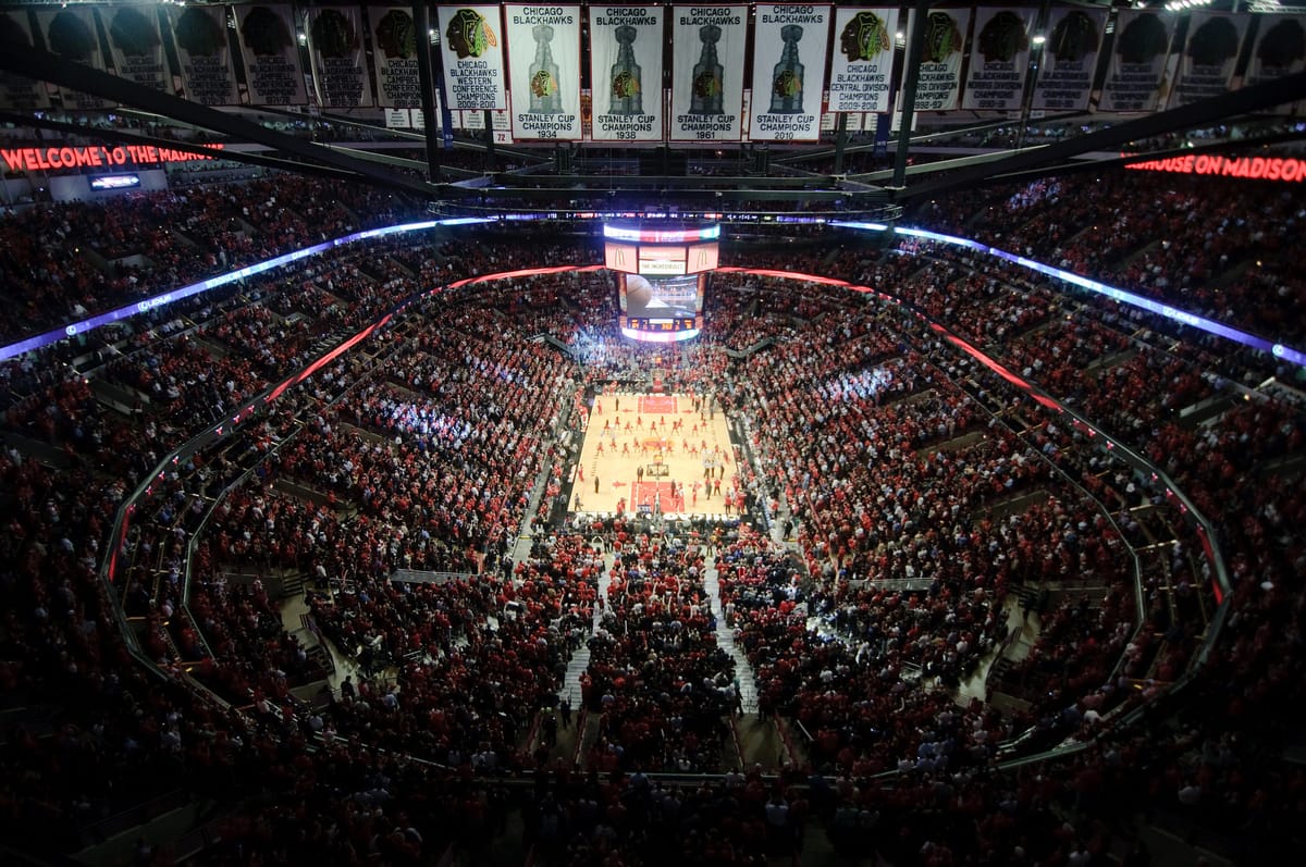 Premena arény za noc: Tajomstvá United Center v Chicagu