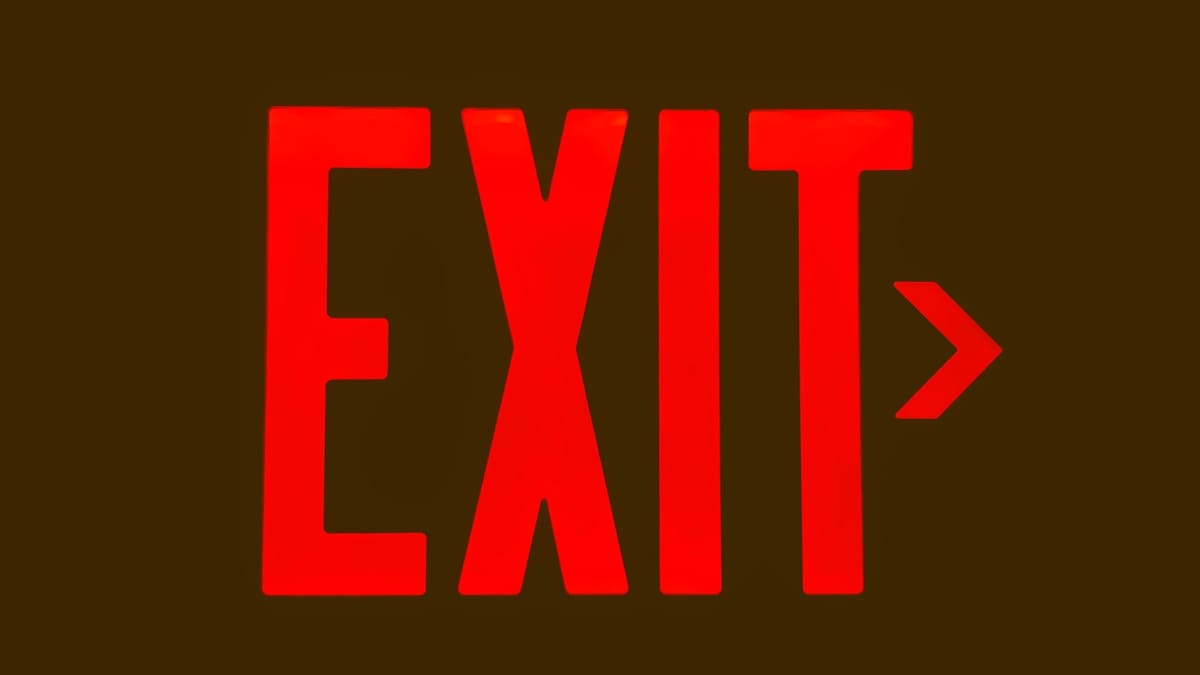 Estelle Rigaut: Manipulácia, tajomstvá a zatratenie v hre No Exit