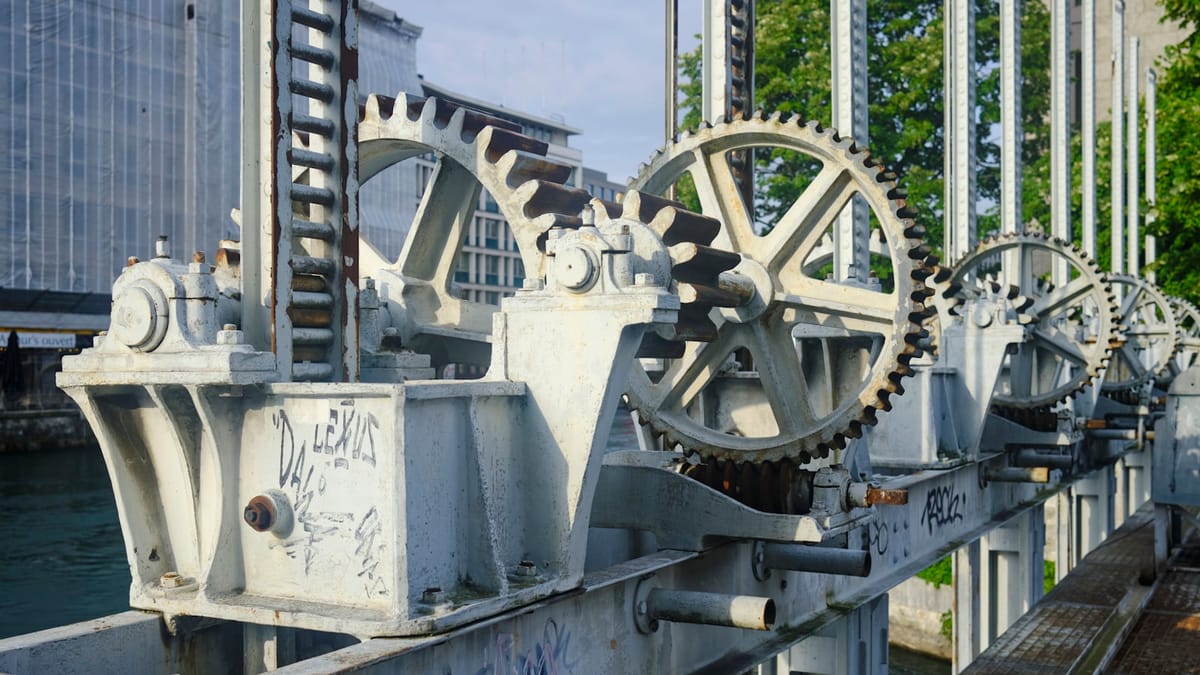 Génius mechanického času: História hodiniek od kyvadla po koaxiálny únik