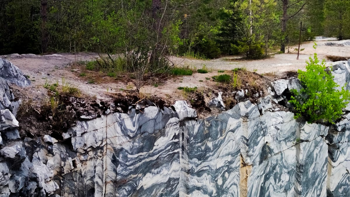 Skryté zlomy pod kanadskými Skalistými horami