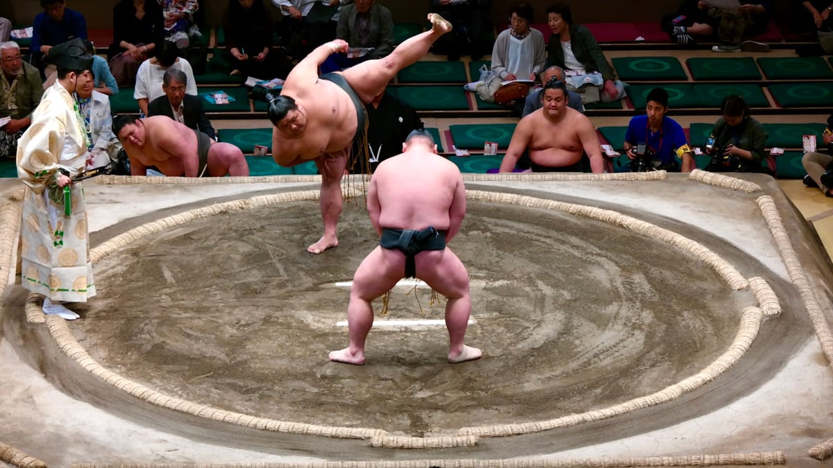História sumo zápasu: Od súbojov v chráme po moderný šport