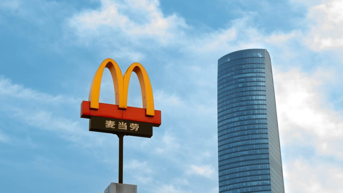 Prečo sú ceny rýchleho občerstvenia vysoké? McDonald’s vs. In-N-Out