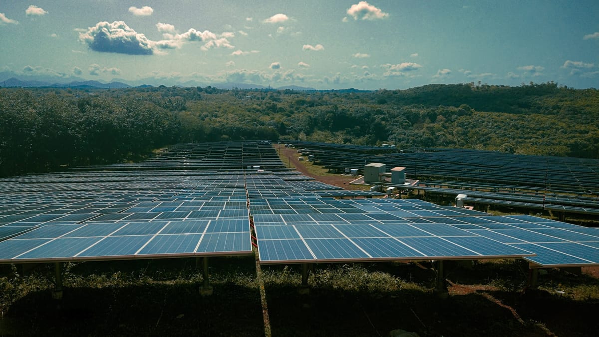 Čína vedie prechod k obnoviteľnej energii