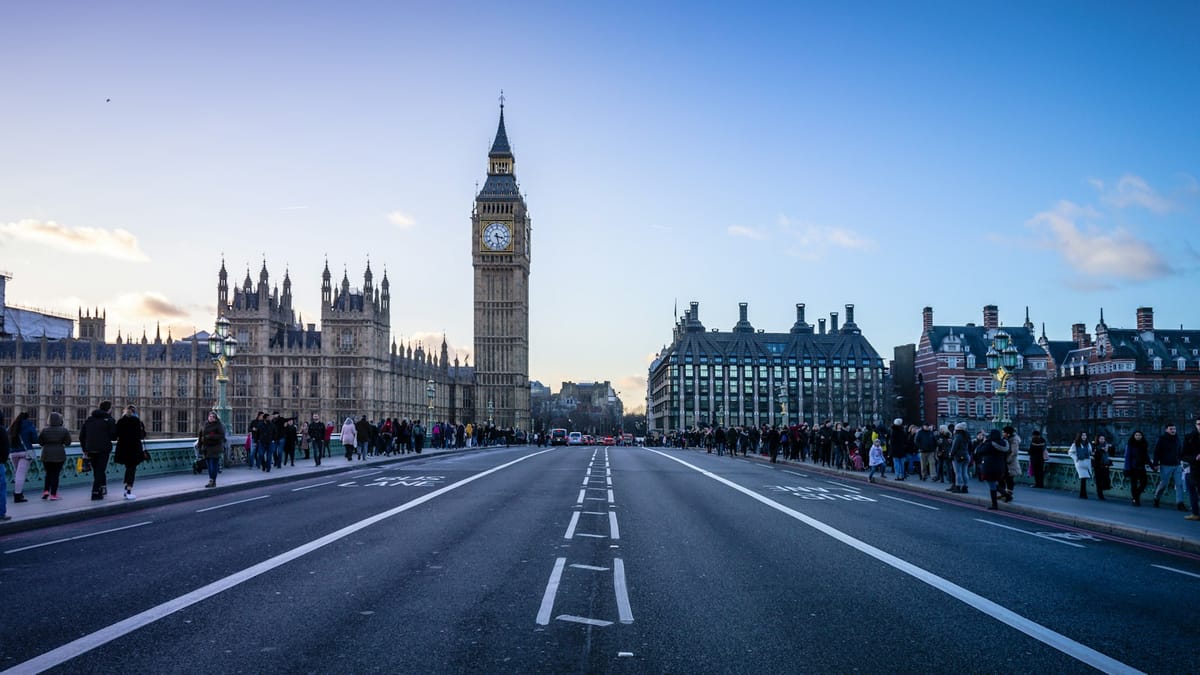 Čakajú Britániu predčasné voľby? Analýza s Danom Hodgesom