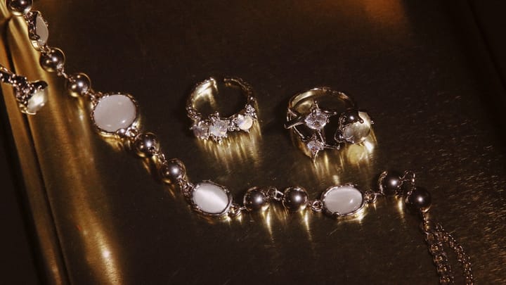 Tajomstvo Márie Antoinetty: Perlami a diamantmi do histórie