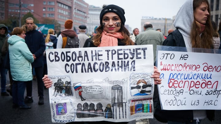 EÚ a McCarthyizmus: Sankcie ohrozujú slobodu slova?