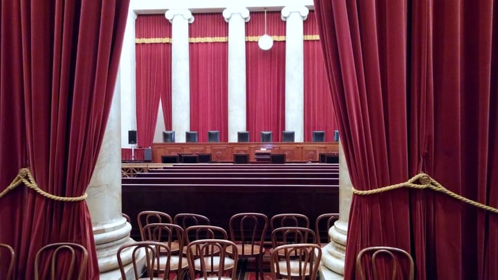 Zrušenie súdnych porôt: Reforma britského systému spravodlivosti