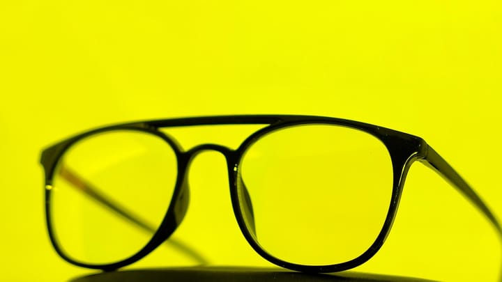 AI okuliare: Boj o trh a „Embodied Intelligence“