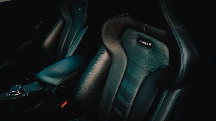 Evolúcia automobilových sedadiel: Pohodlie pre váš zadok