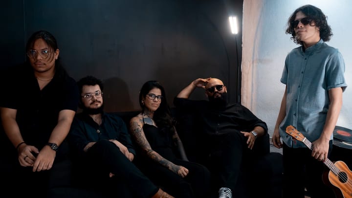 Ukebox: Ako štyria kamaráti dobývajú svet s ukulele