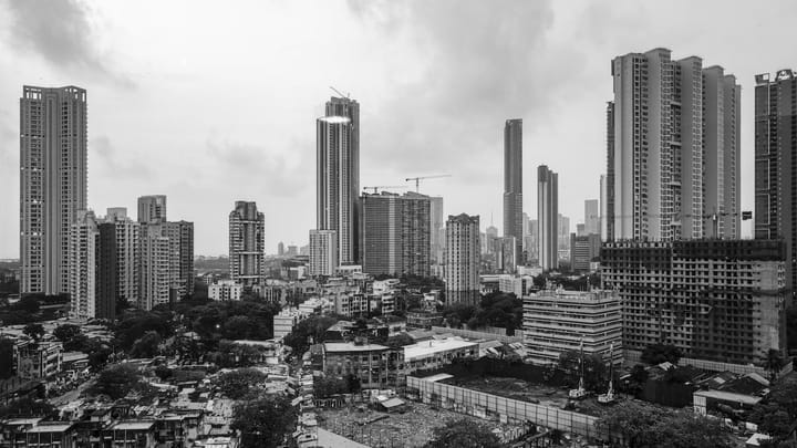 Manipulácia verejnosti: Corbyn o extrémnej pravici a dezindustrializácii