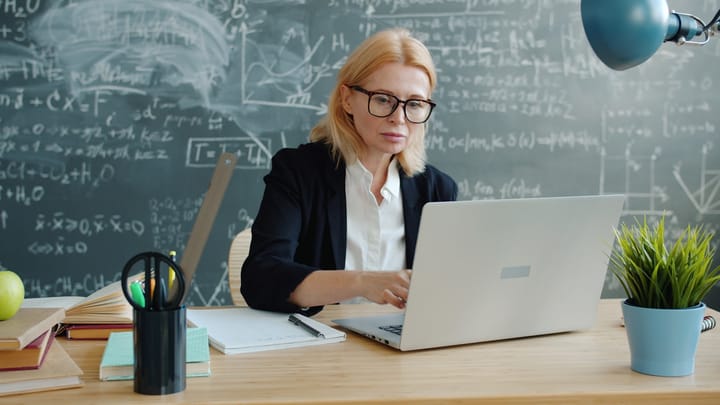 Revolúcia vo vede: Ako AI mení objavovanie poznatkov