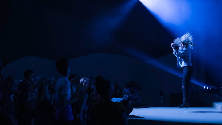 Rozlúštenie druhých: Pochopenie bez odsudzovania