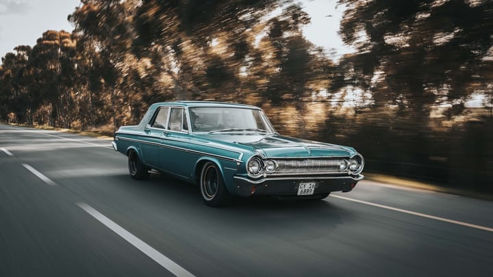Prvé auto a životné lekcie: História s Pontiacom 6000
