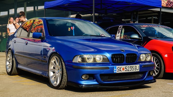 Európske Automobily v Kríze: Prečo Nemôžu Konkurovať?