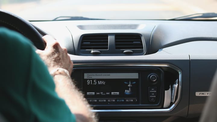 Ako piloti navigovali pomocou zvuku: história rádiovej navigácie