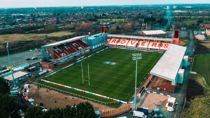 Aston Villa: Optimistický Fanúšik aj po Predaji Hráčov