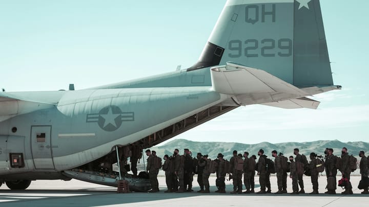 Kto Riadi Pentagon? Napolitano o Vplyve Investorov