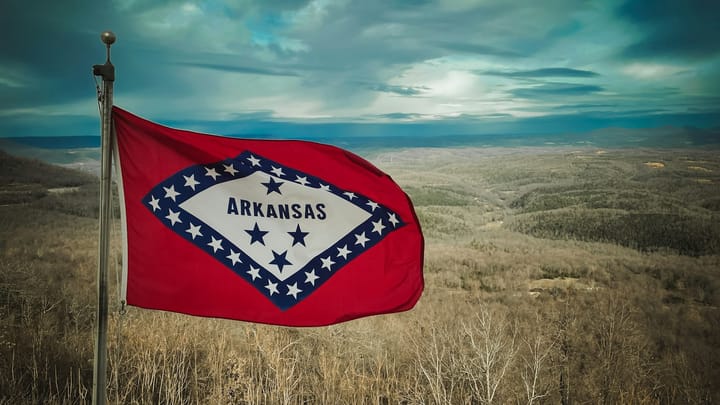 Vojna s Iránom a poľnohospodárstvo otriasa arkansaským republikánskym senátorom